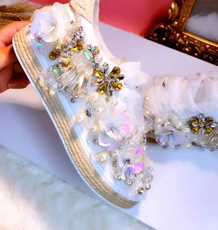 

HKJL small white shoes increase female wild new Korean version of handmade custom rhinestone pearl fashion canvas shoes