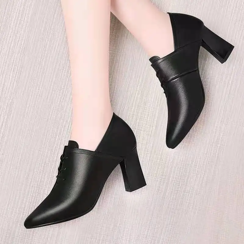 

Women's Shoes