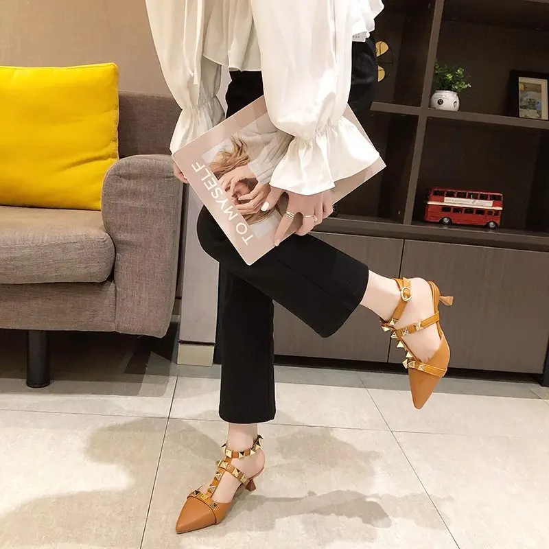 

Женские босоножки из ПУ кожи, с заклепками, Размеры 35-43