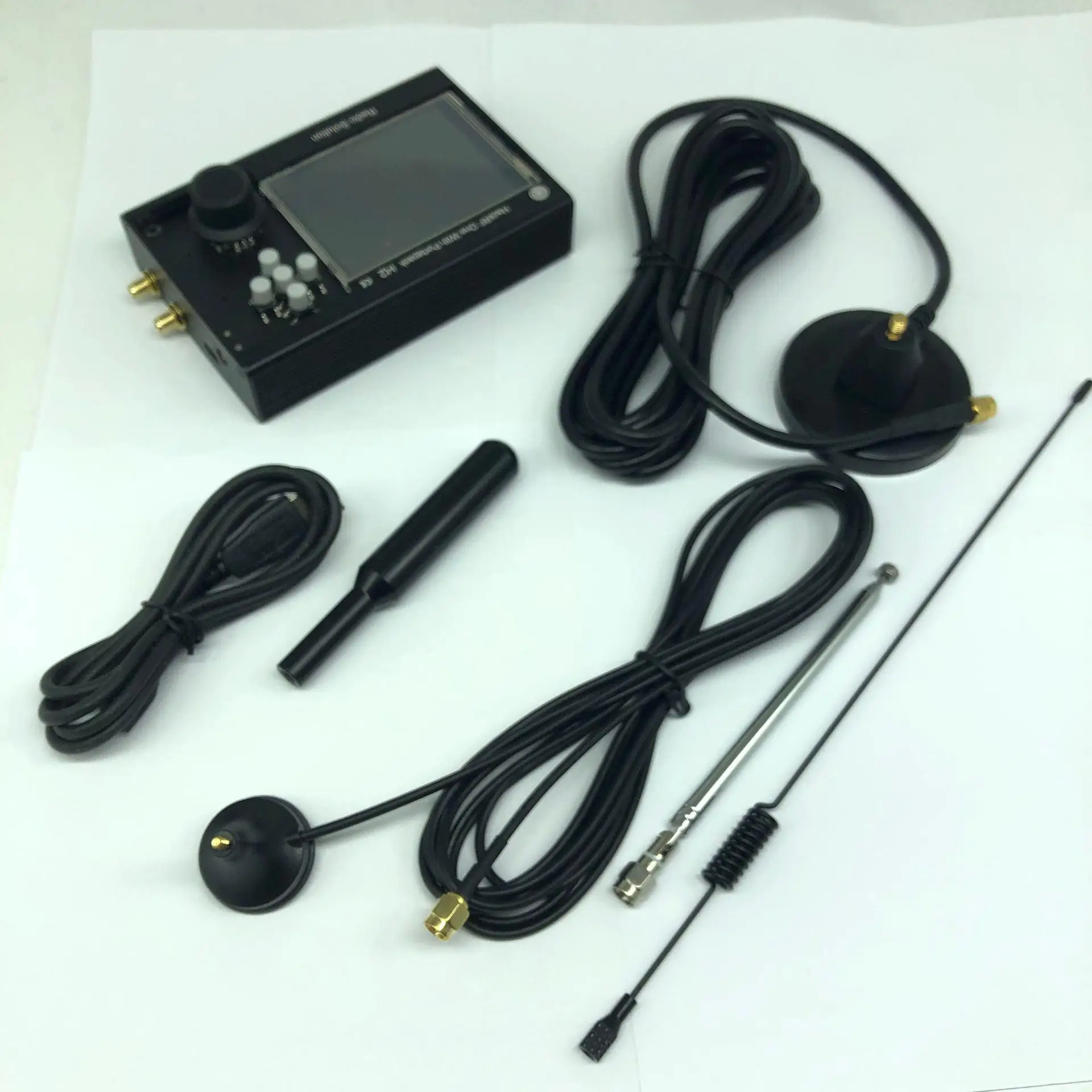 

Портативный H2 + HACKRF ONE SDR радио с прошивкой Havoc + 0.5ppm TCXO GPS + 3,2 дюймовый сенсорный ЖК-дисплей + аккумулятор 1500 мАч + металлический чехол