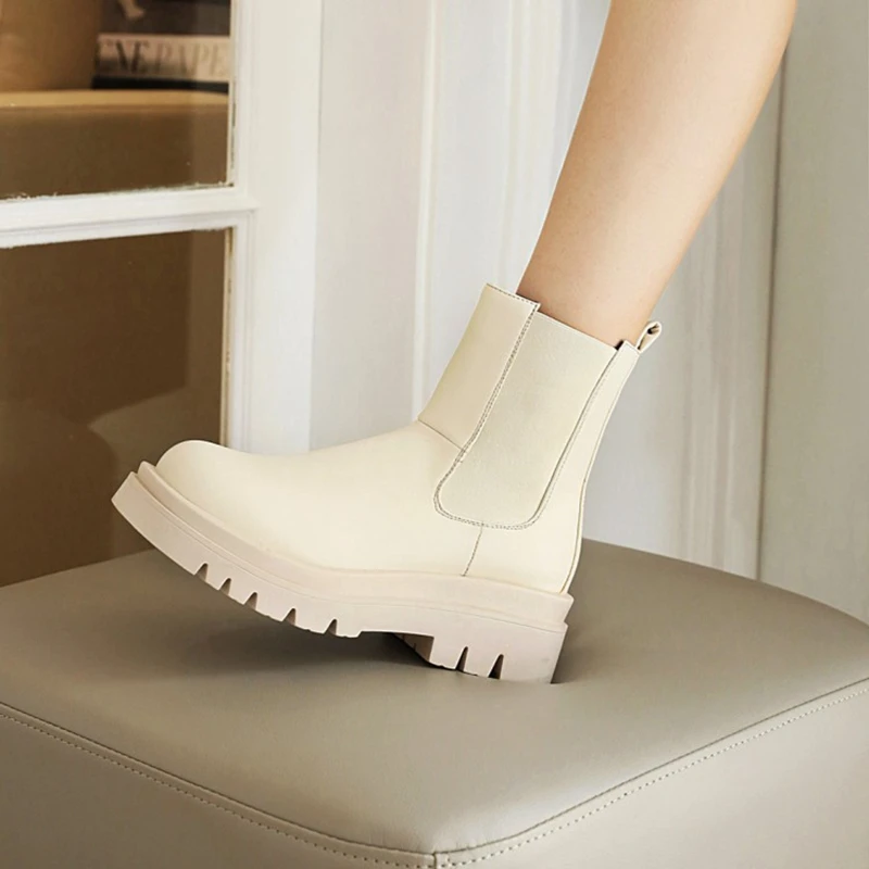 Женские ботинки челси с круглым носком зимние теплые высоким берцем