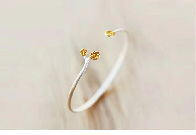 

Hot Selling Fresh And Sweet Literary Women's Hollow Leaf Branch Open Bracelet Bracelet Handmade Decoration
