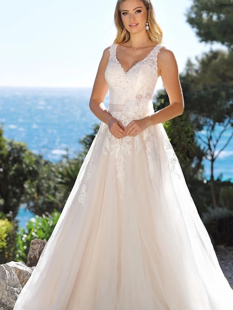 

Wedding Dress 2021 Princess New V-Neck Sleeveless Lace Appliques A-Line Gorgeous Bridal Gowns Tank Tulle Women Robe De Mariee