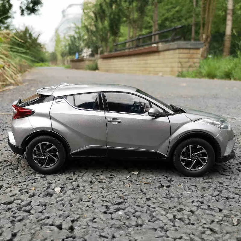 Модель литая автомобиля из сплава в масштабе 1:18 для Toyota IZOA миниатюрная коллекция