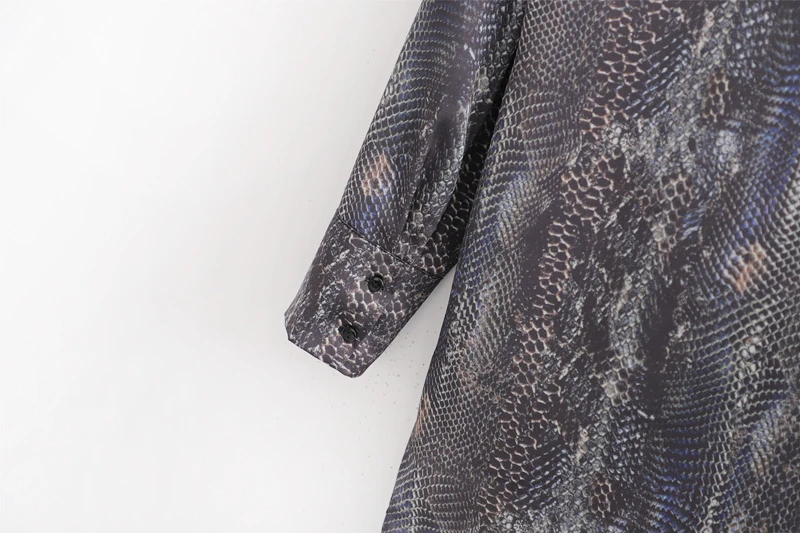 

Streetwear Women Snakeskin Striped Shirt 2020 Fashion Ladies Bow Collar Tops Vintage Female Loose Vestidos Chic Girl Shirts