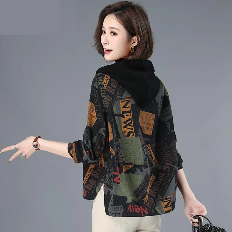 Женская камуфляжная куртка с капюшоном и принтом модель 5XL на весну осень