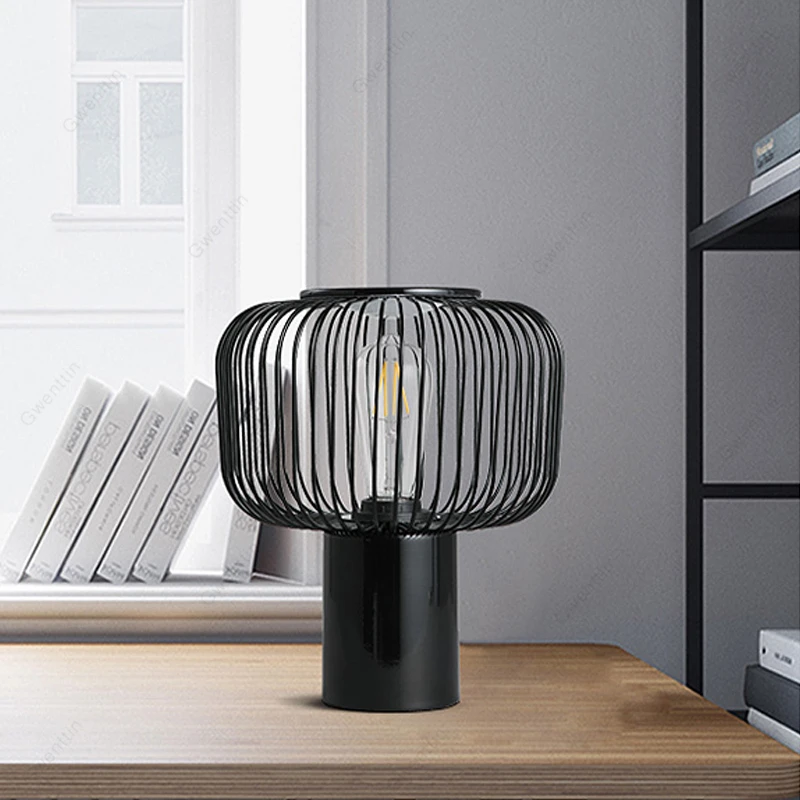 Настольная лампа в виде железной клетки скандинавском стиле прикроватный