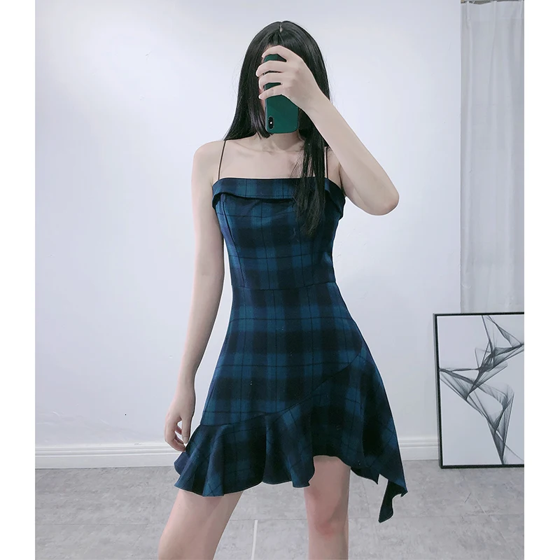 Асимметричное клетчатое платье без бретелек с высокой талией плотное осеннее