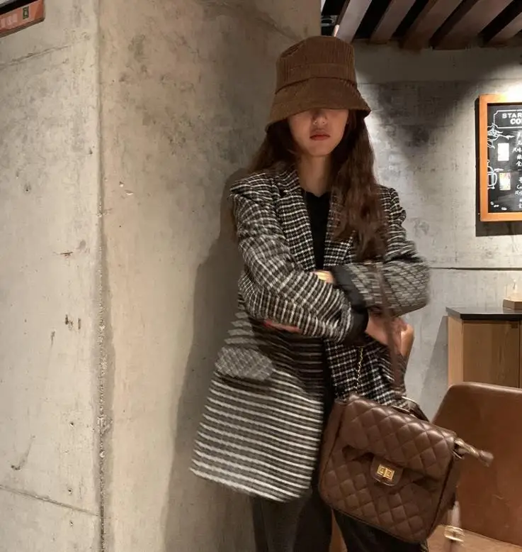 

The New Trendy Lingge PU Bag Flip Soft Bread Shoulder Bag Shoulder Bag Handbag Female Bag