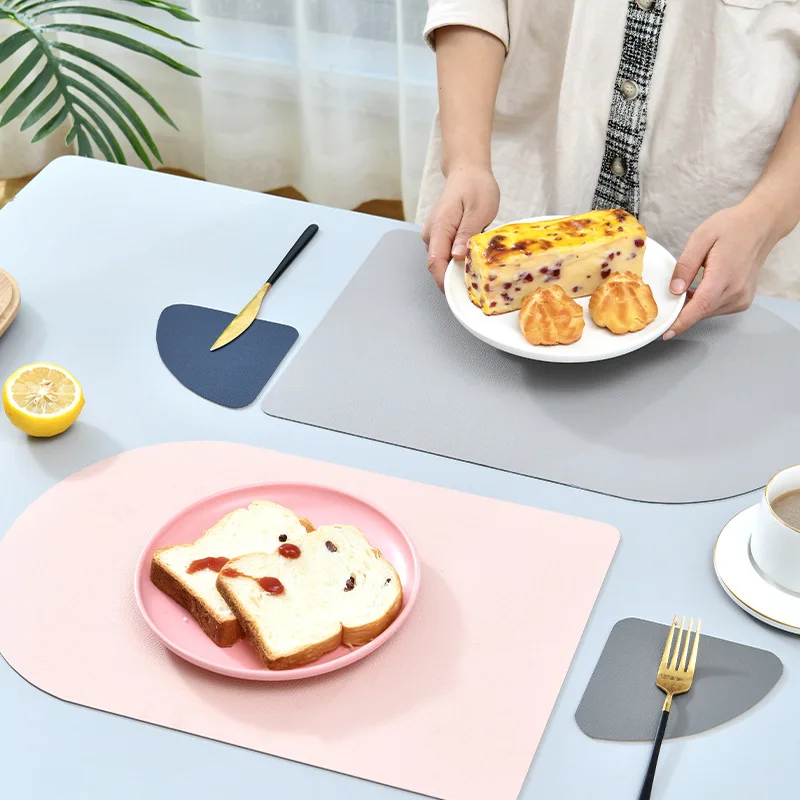 Набор из 2 шт. Круглые Искусственные кожи салфетки Non Slip Коврики на стол