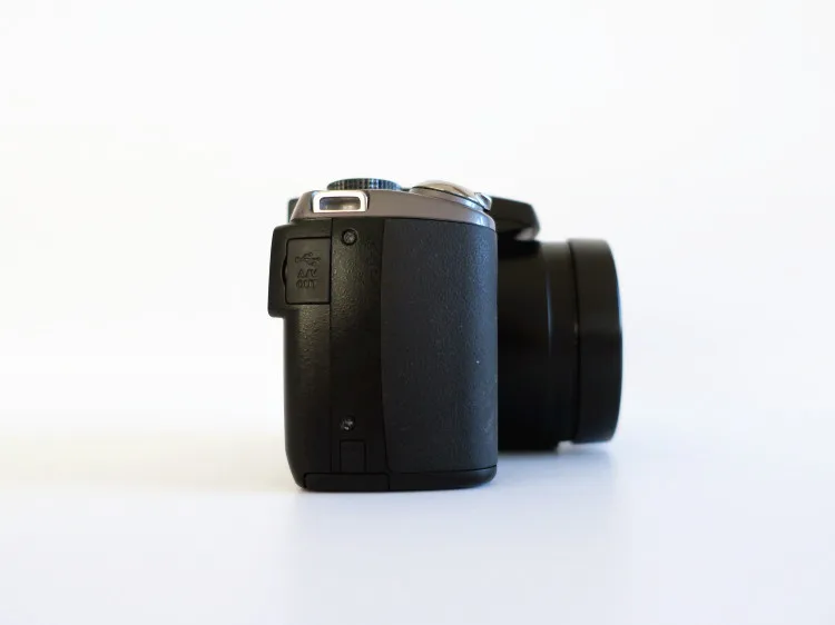 Цифровая камера Nikon Coolpix P80 10 1 МП с 18-кратным широкоугольным оптическим