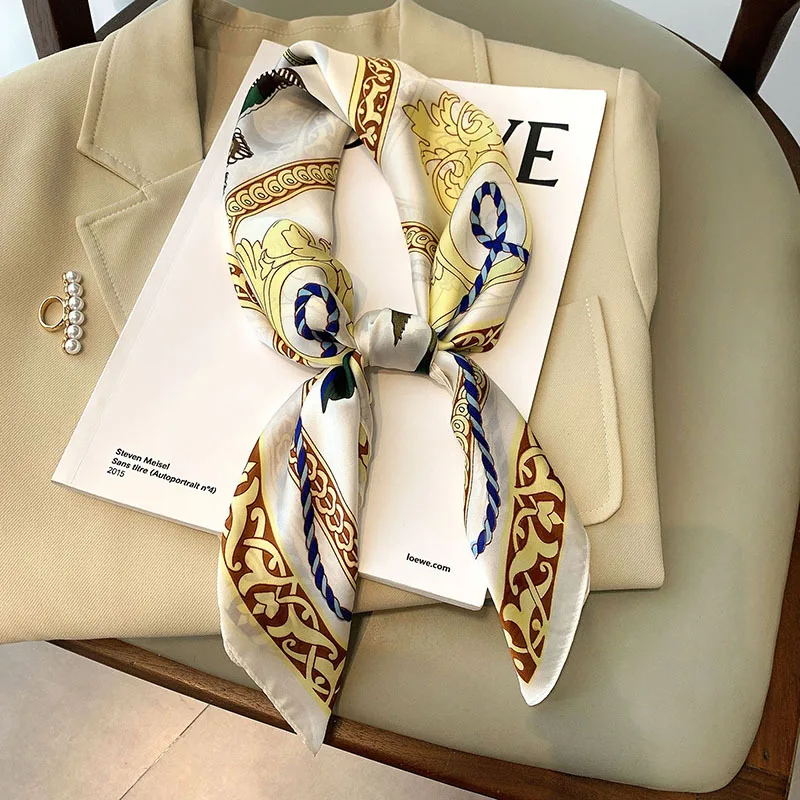 

2021 Autumn Fashion Small Square Towel Korean Style Dustproof Kerchief Female 70X70CM Silk Scarves Luxury Print Sunscreen Shawls