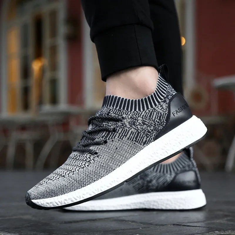 Дышащие мужские кроссовки на каждый день высокого качества черная комфортная