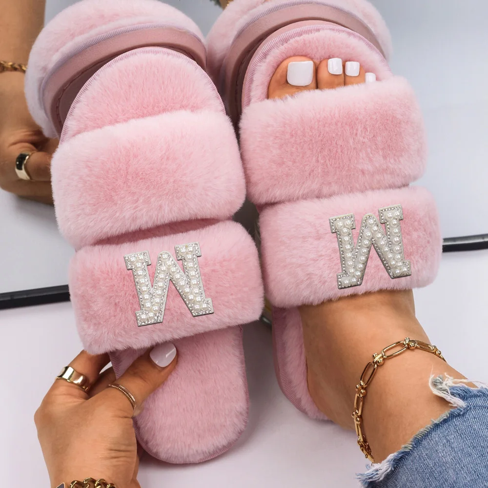 

Шлепанцы женские с искусственным мехом, роскошные дизайнерские сандалии, пушистые шлепанцы с жемчугом, украшение букв, плоская подошва, зим...