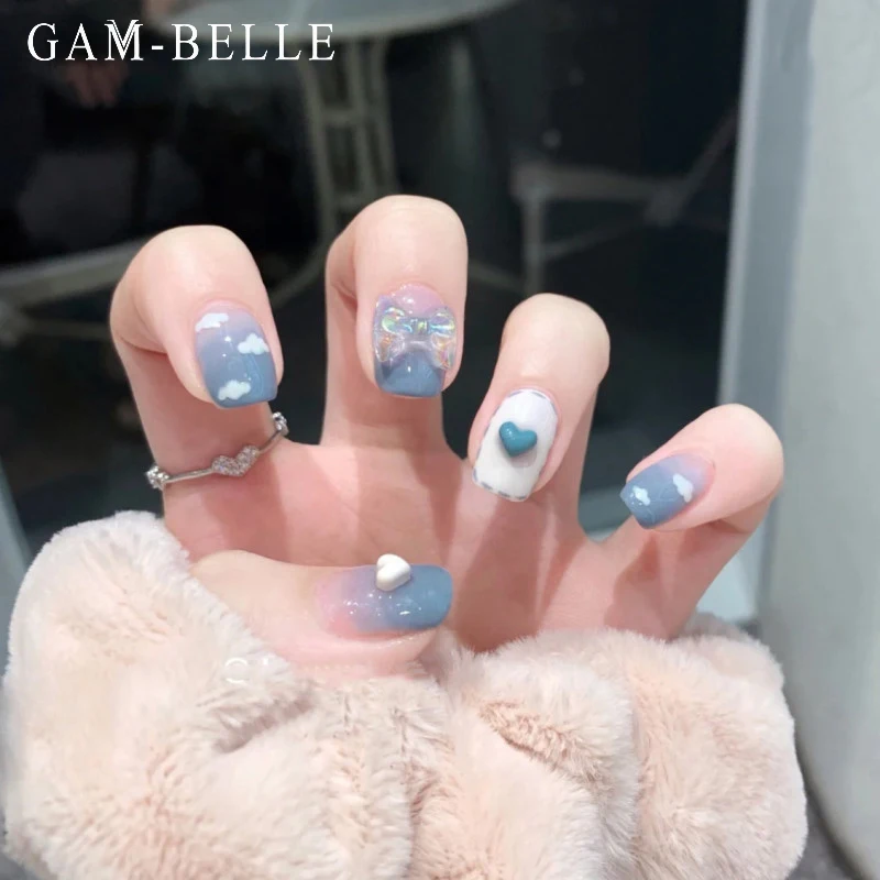 

Летние искусственные ногти GAM-BELLE Blue Sky Cloud с объемными бантиками в виде сердца, полностью покрытые искусственным прессом на ногтях, инструме...