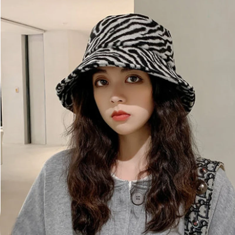 

2020 black white bucket hat flat bottom fishing hat hip hop plaid hat hat autumn zebra pattern fashion design fisherman hat