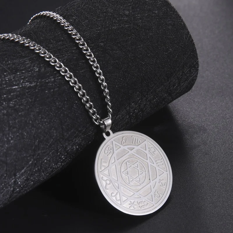 

Men's Pendant Seven-Star Coin Transfer Wheel Necklace Women's Fashion Sweater Chain Stainless Steel Mens Hip Hop Jewelry 2021