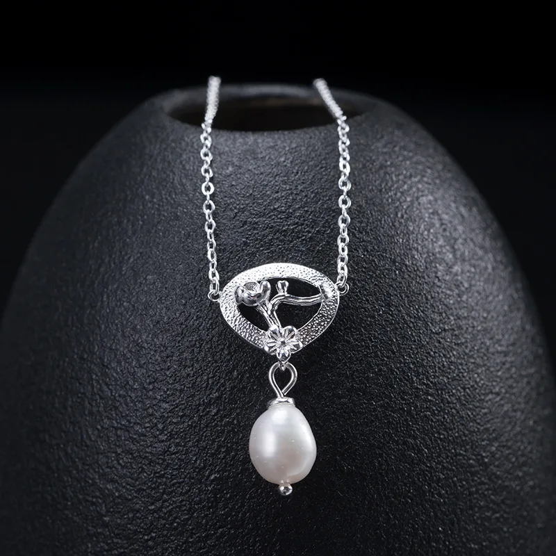 

New Classic Lady Necklace Female 925 Silver Flower Shape Freshwater Pearl Pendant Antique Temperament Clavicle Chain Wholesale