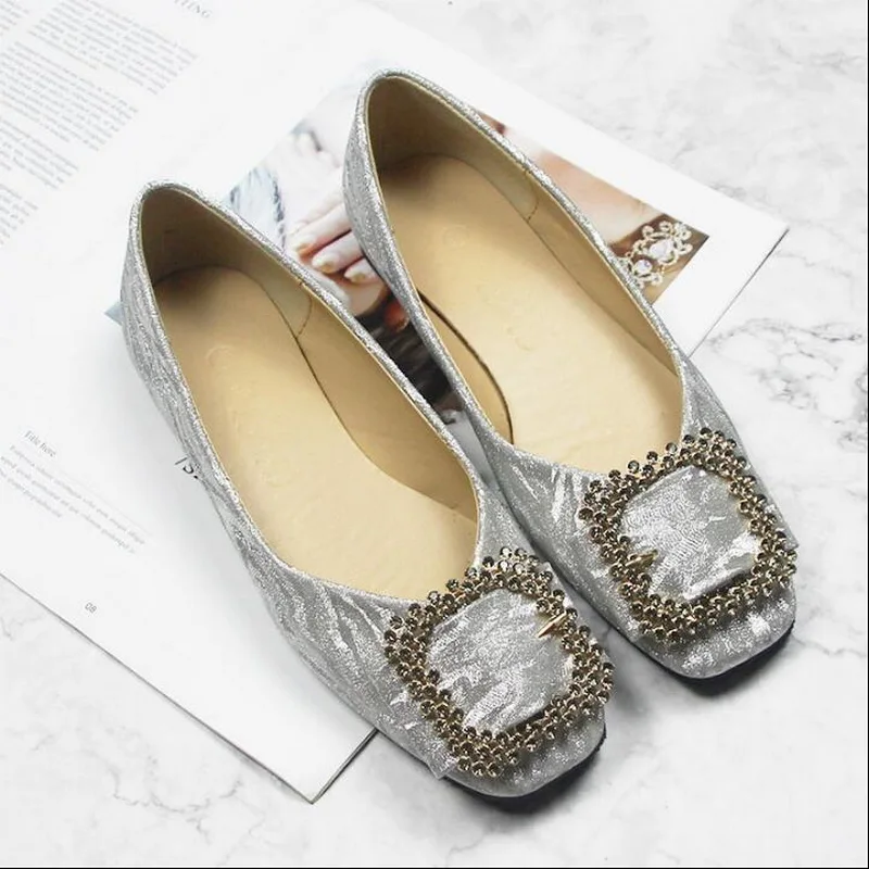 Single Shoe Female Flat 2020 New Spring Soft Sole Large Size Female Shoes Small Size Gold Silver Wedding Shoes Bridesmaid Shoes