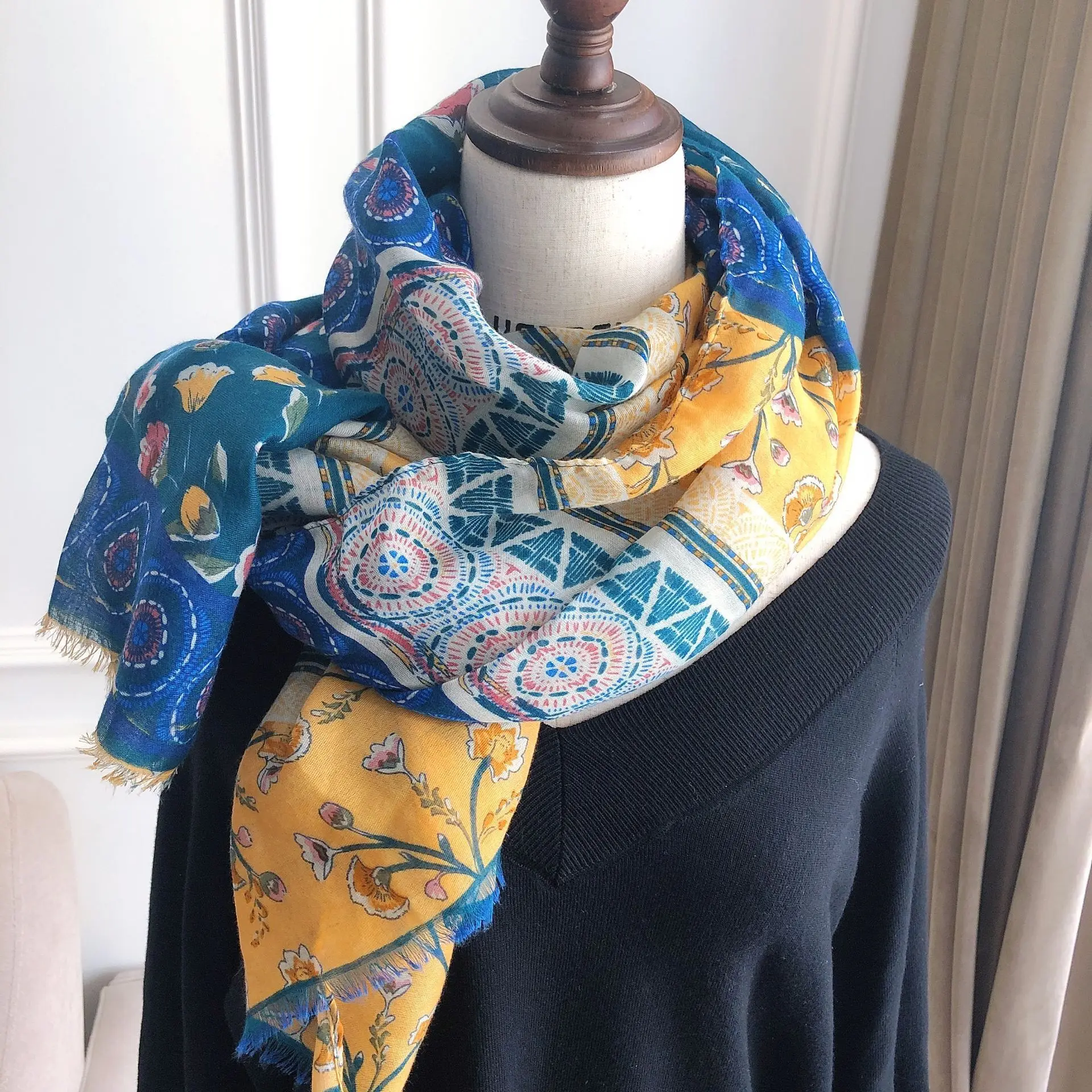 

2021 New Women's Fashion Viscose Scarf Garden Floral Fringe Shawl Luxury Brand Foulard Pashmina Sjaal Bufanda Mujer Muslim Hijab