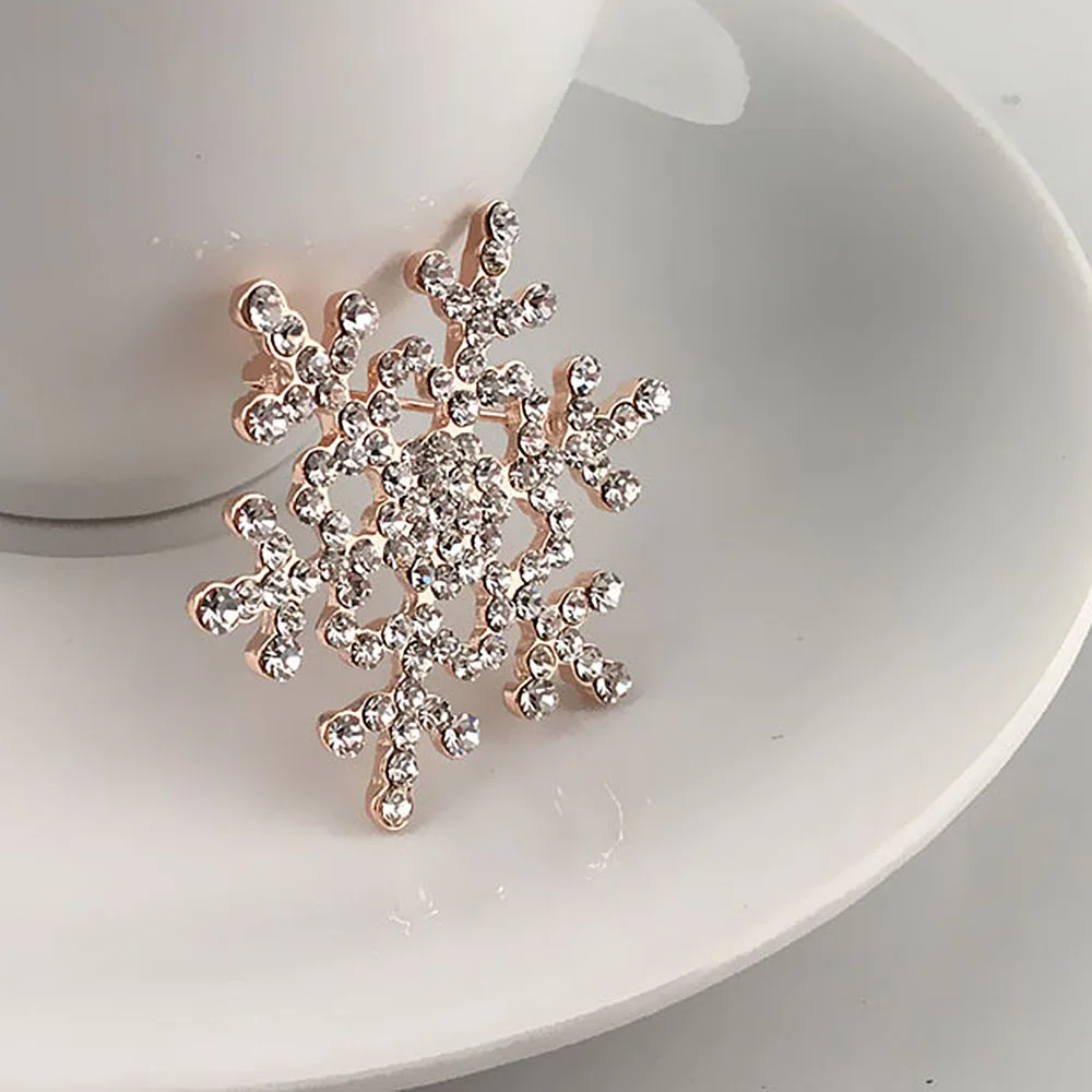 Брошь для женщин на лацкан с кристаллом новый год брошь в виде снежинки