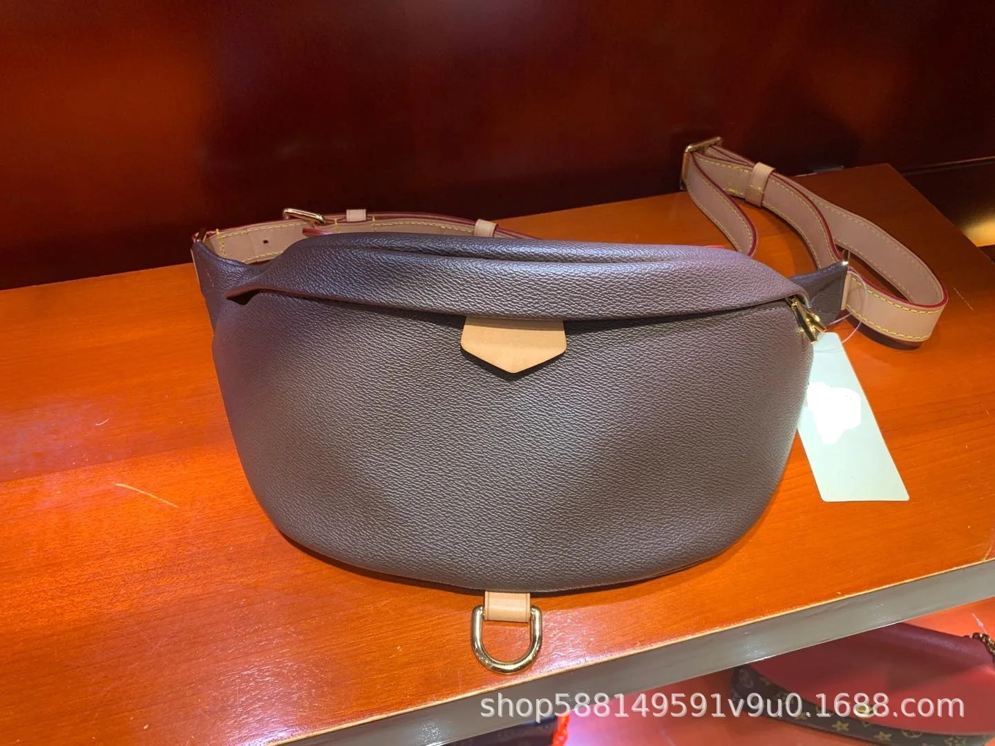

Genuine Leather Classic Hit Color Waist Bag Trendy Bag Presbyopia All-match Messenger Belt Gift Box Chest Bag