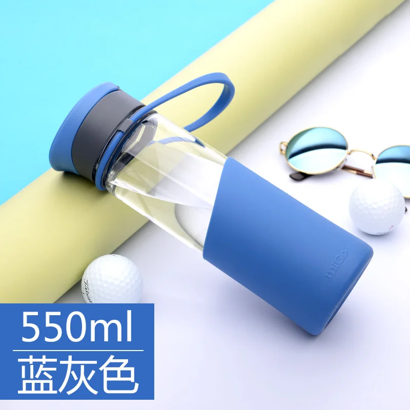 Милая стеклянная бутылка для воды силиконовый рукав плоская Изолированная