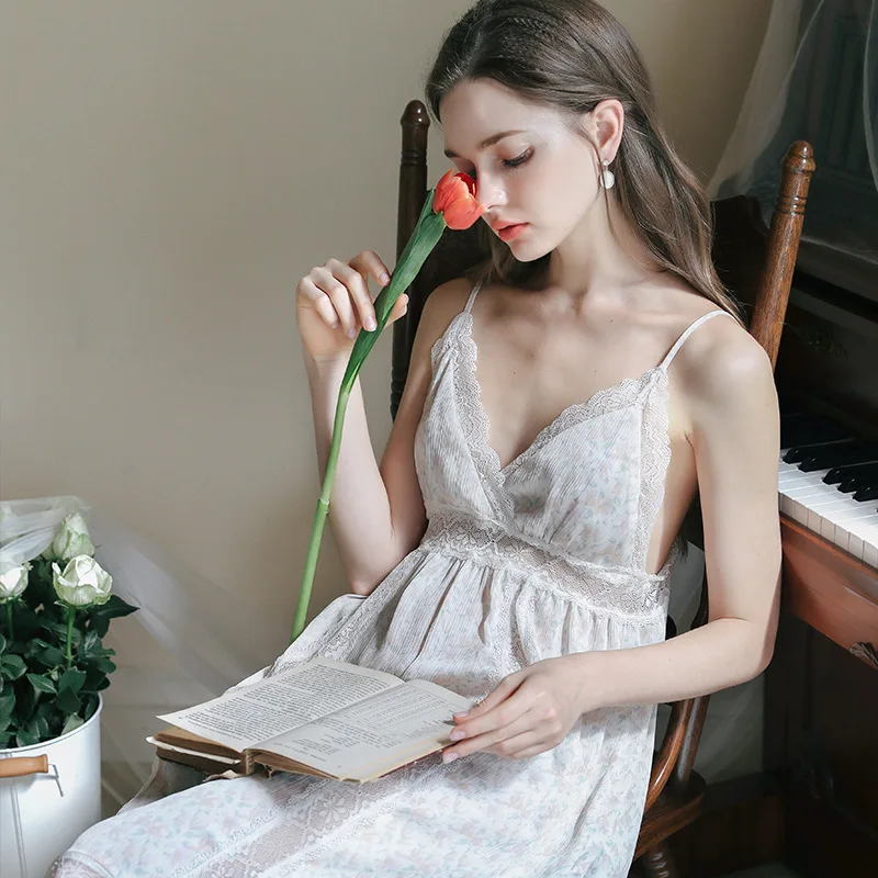 Женская ночная сорочка на бретельках с цветком вишни элегантная Домашняя одежда