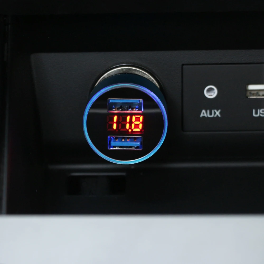 Автомобильное зарядное устройство с двойным USB портом и светодиодным дисплеем 3 1