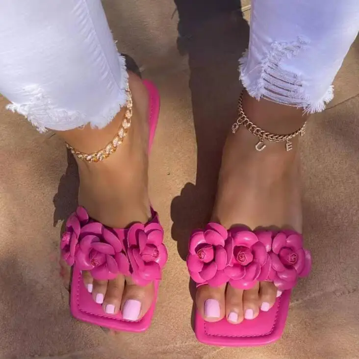 

2021 summer women Luxury flat-bottomed flower plus size women beach understand all-match fashion Durable at home slippers