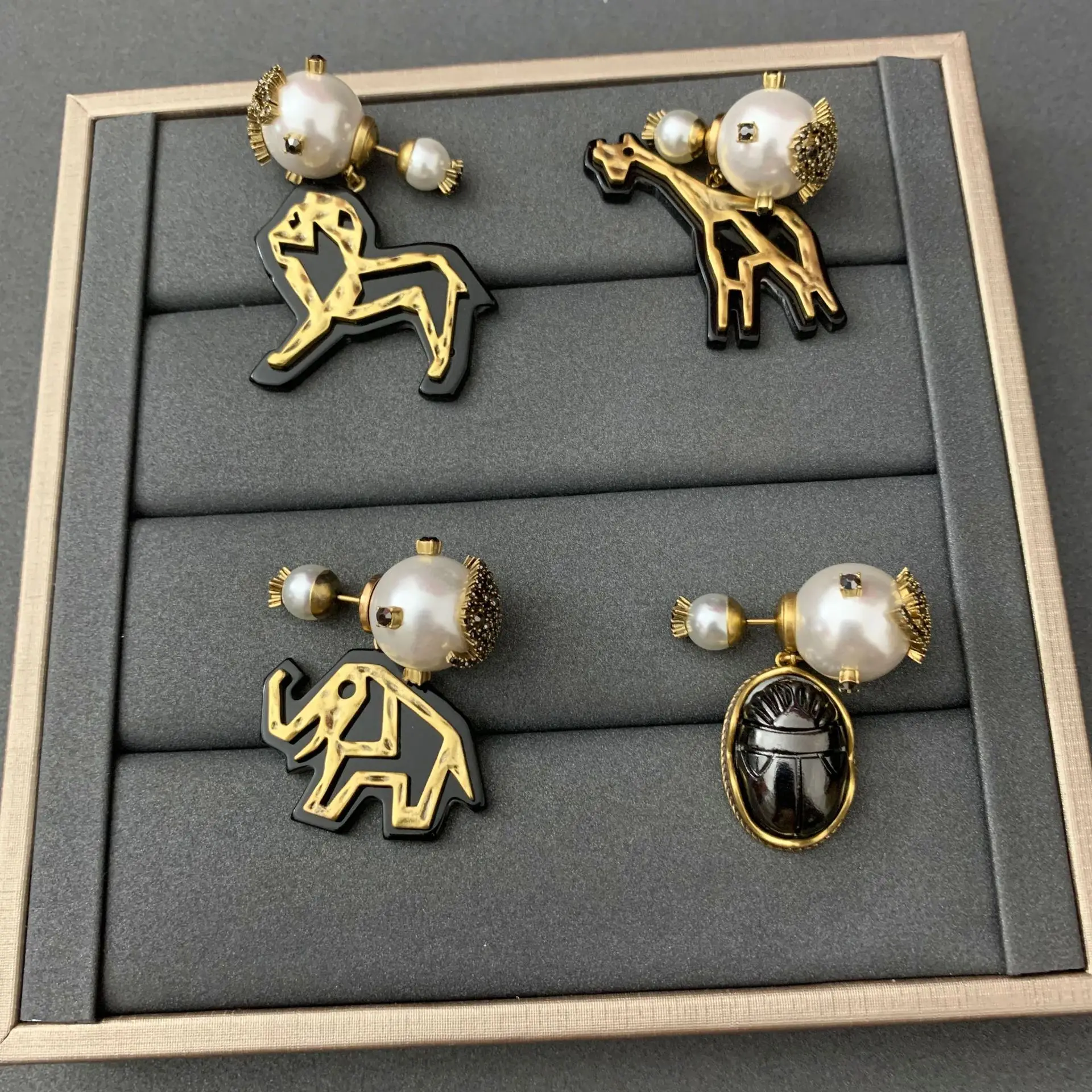 D2020 новый слон женские серьги с жемчугом Двухсторонние чистый красный Жираф Лев