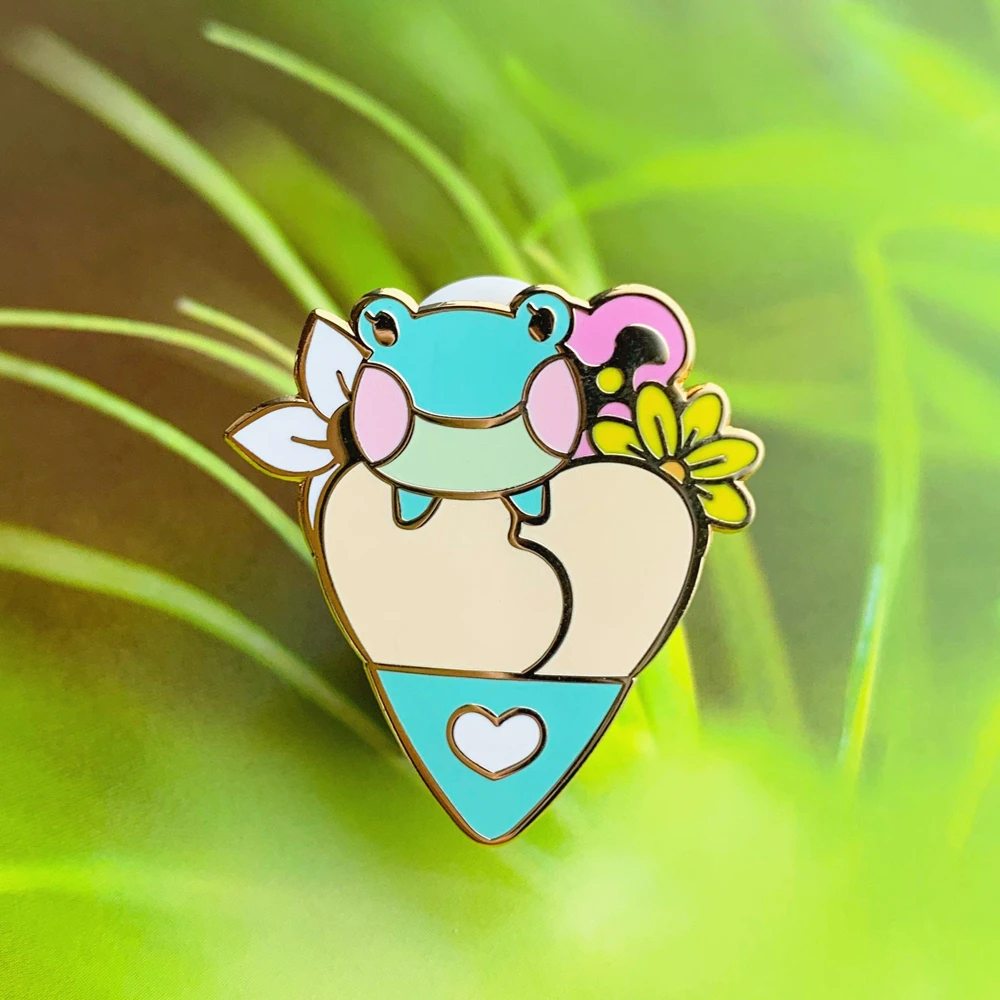 

Animal Crossings Kawaii Villager Lily Hard Enamel Pin New Horizons Fashion Cartoon Animals Green Frog Medal Brooch Fans Gift