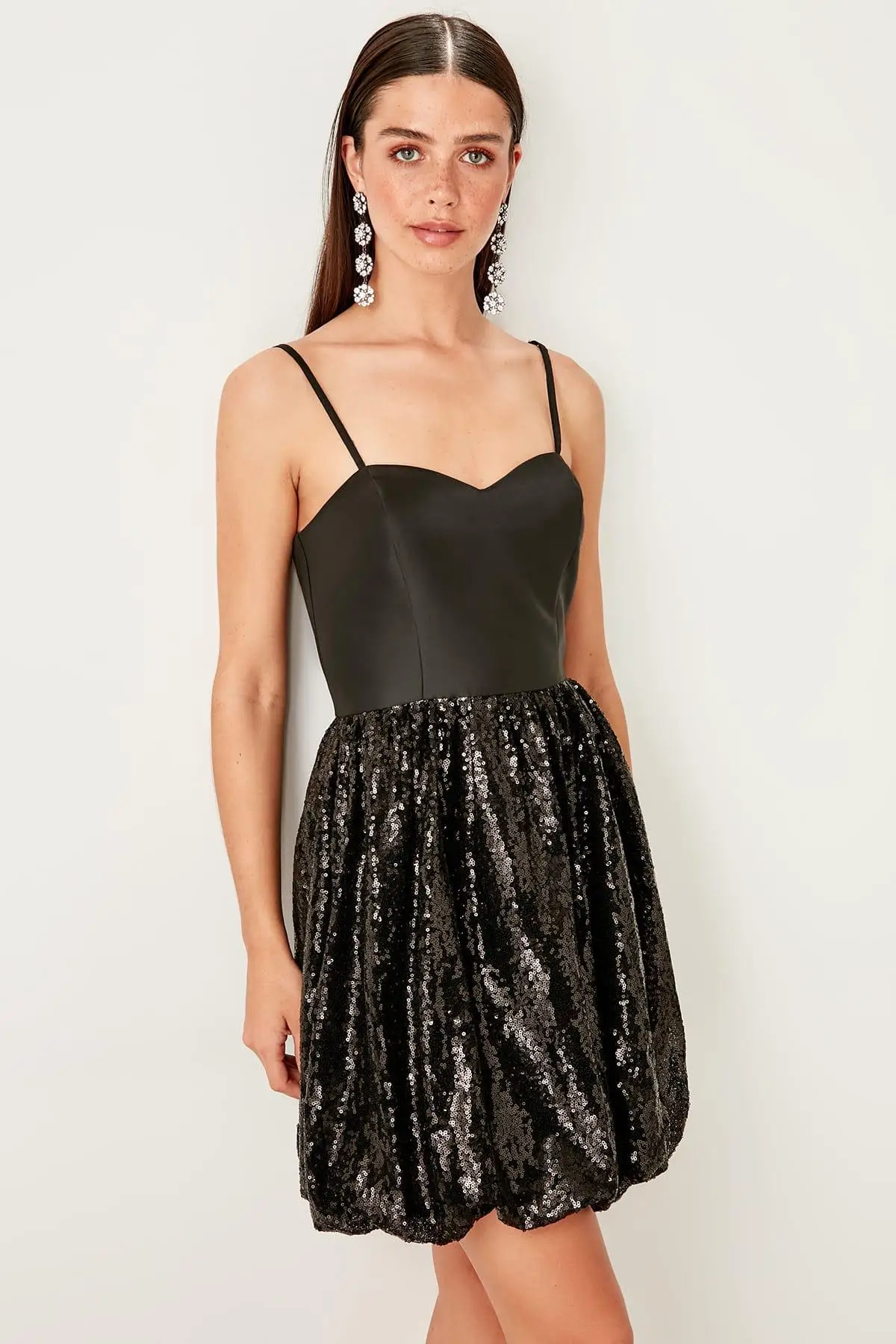 Trendyol черное платье с блестками TPRSS19UT0146 | Женская одежда