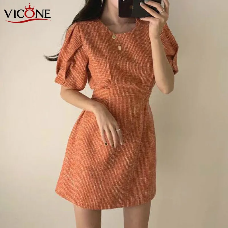 Женское платье с коротким рукавом VICONE офисное А силуэта О образным вырезом и