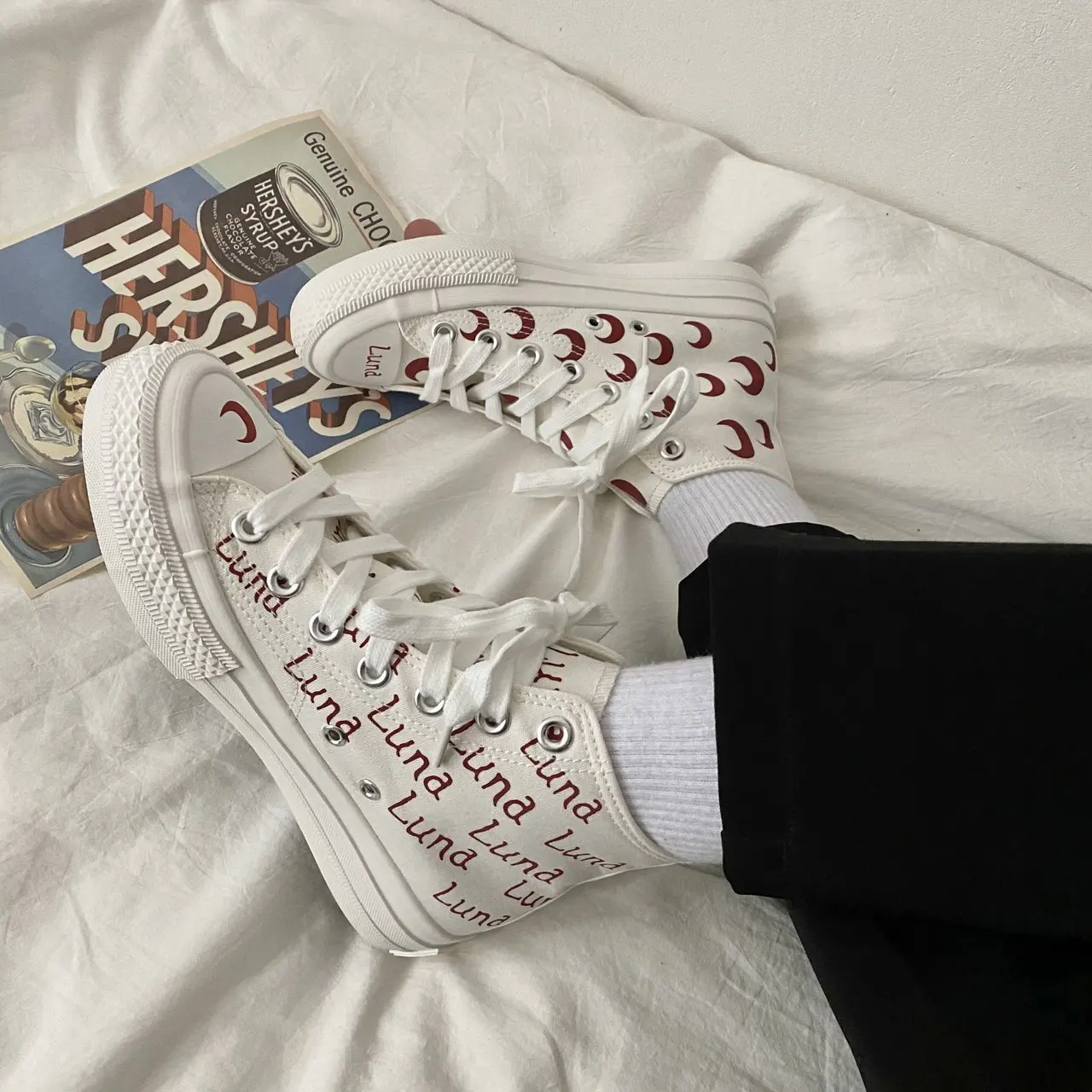 

Nice Design Crescent Print High-top Spring Canvas Shoes Fashion Retro Style Student Street Shooting Casual and Comfortable