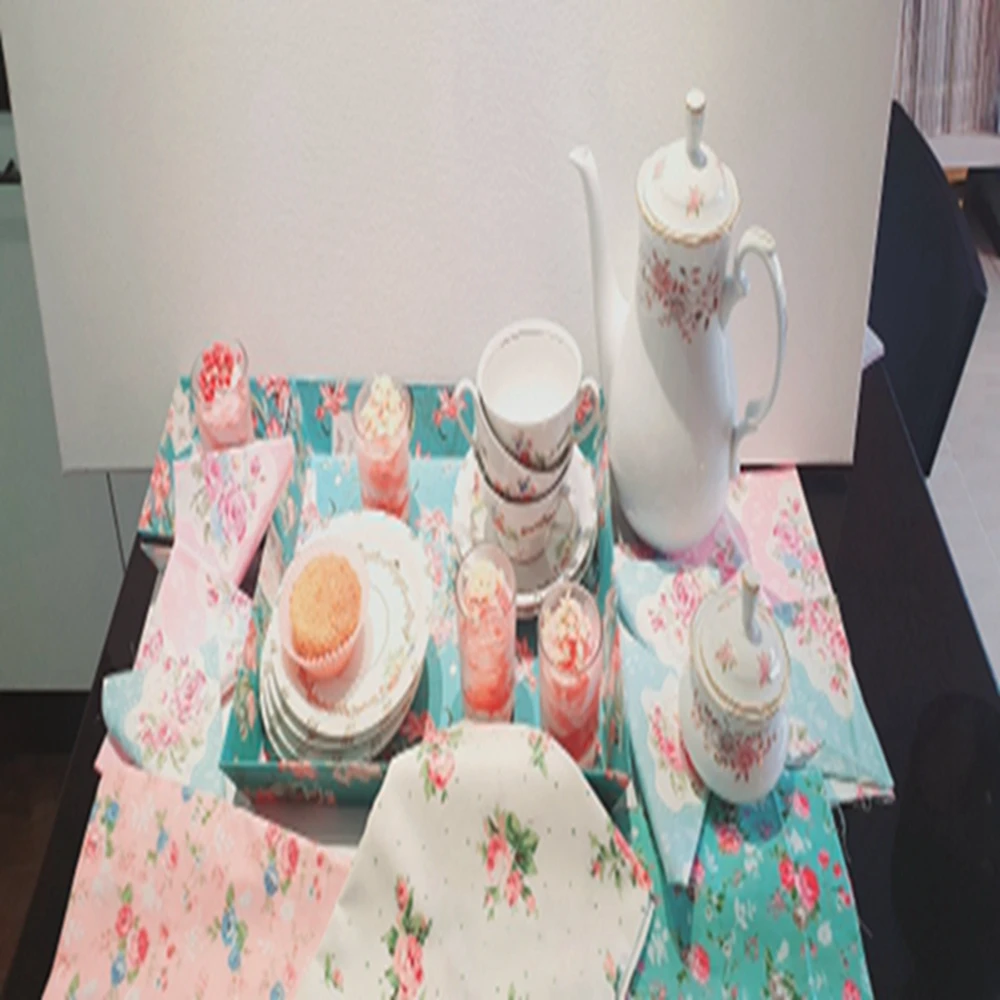 Teramila Ткань новых печатных Цветущие розы конструкции мягкий твил ткани 100% хлопок