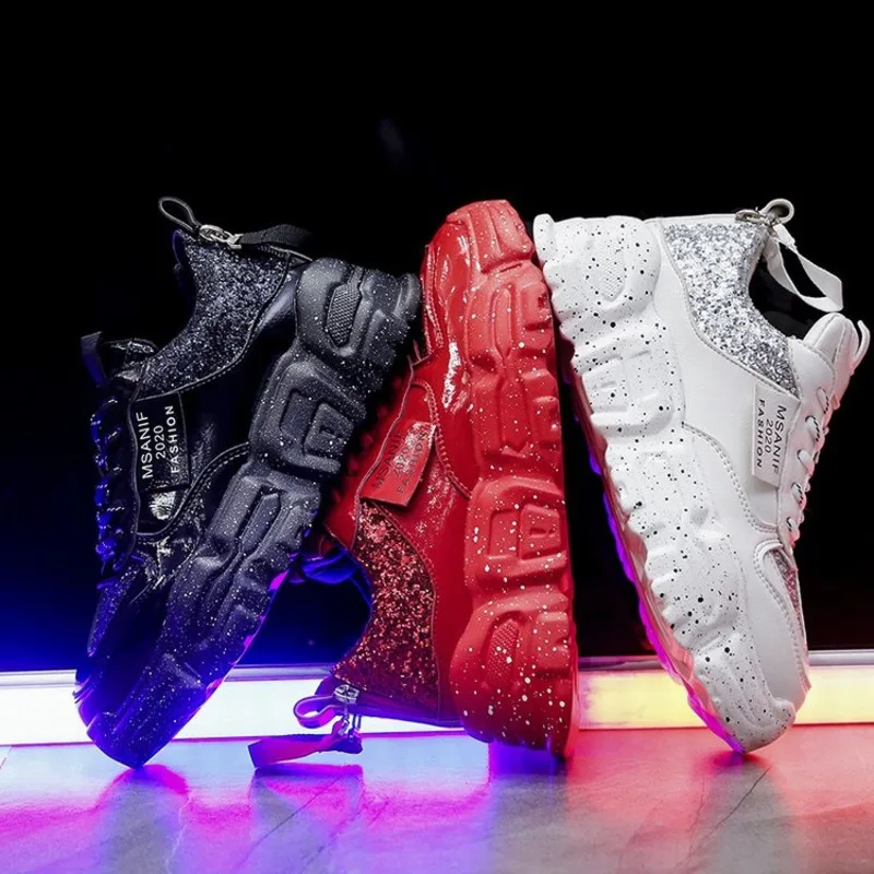 Женские кроссовки на массивной платформе белые кожаные со стразами Повседневная