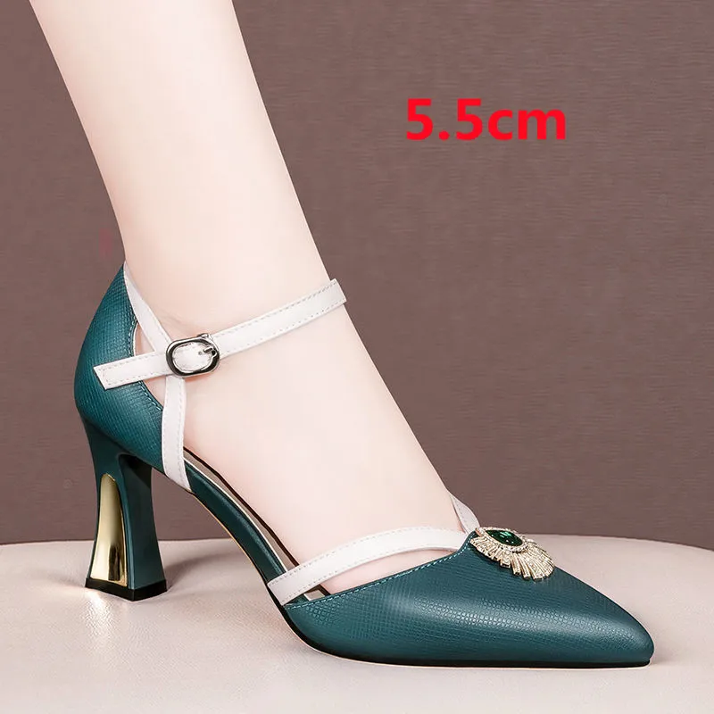Женские милые зеленые туфли на высоком каблуке с острым носком и пряжкой