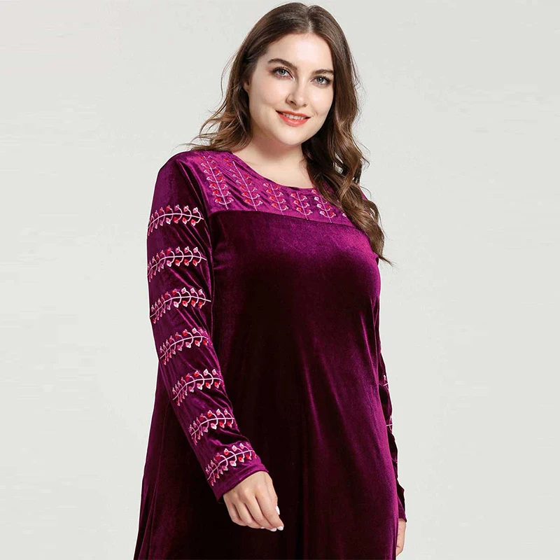 Мусульманское платье с длинными рукавами и вышивкой в мусульманском стиле