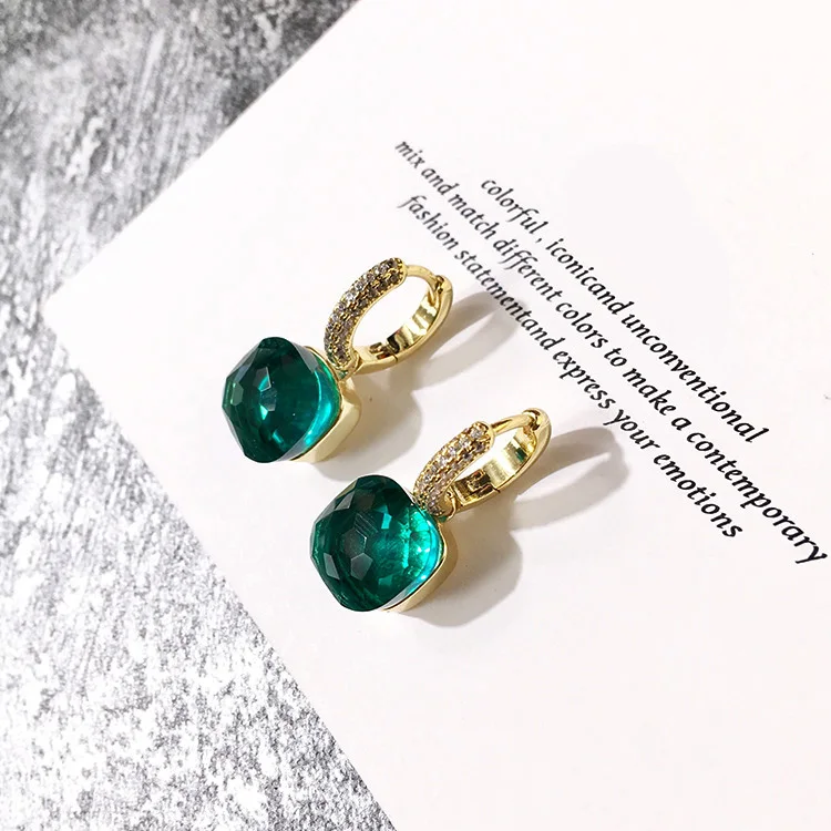 Женские серьги-капельки с кристаллами 10*10 мм зеленого и синего цветов | Украшения