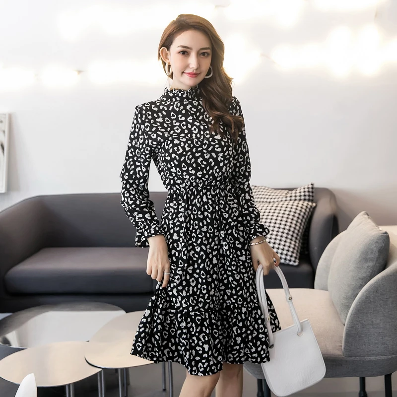 Женское леопардовое шифоновое платье зеленое с поясом Новинка осени 8018