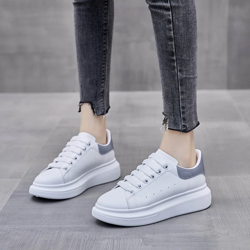 Кроссовки женские на плоской платформе дышащие низкий вырез шнуровке