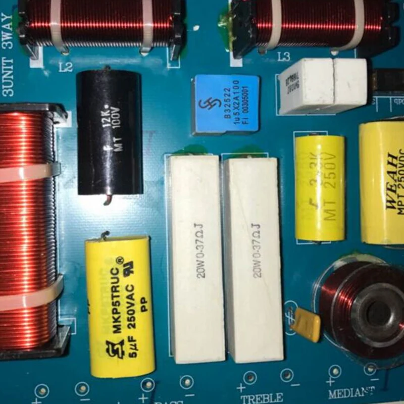 

2Pcs 300W 3 Way Treble Medium Bass Speaker Frequency Divider Crossover Filter