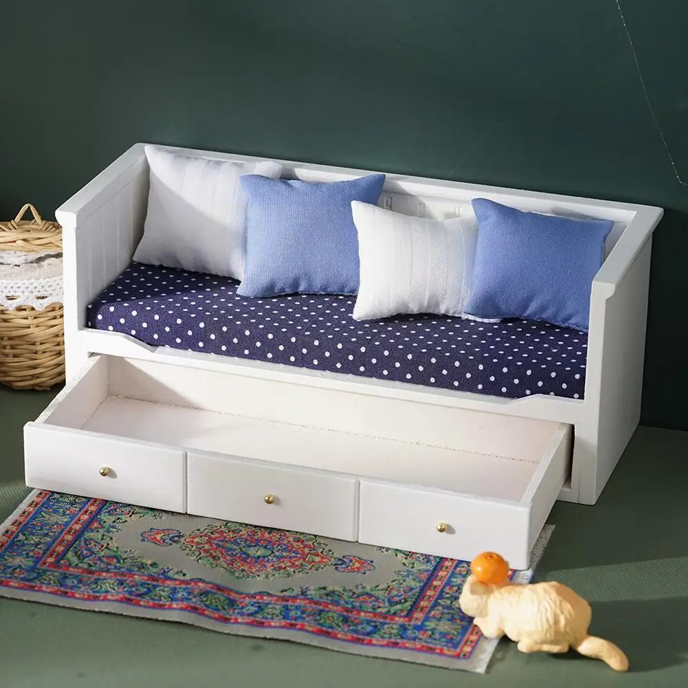 

1:12 Mini Dollhouse Furniture Sofa With 4pcs Pillow Simulation Doll Pretend Play Decor Kids Room Living House DIY Miniature E3P2