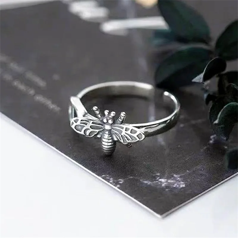 

Женское кольцо с трехмерной маленькой Пчелкой, винтажное Ювелирное Украшение для студенческой вечеринки