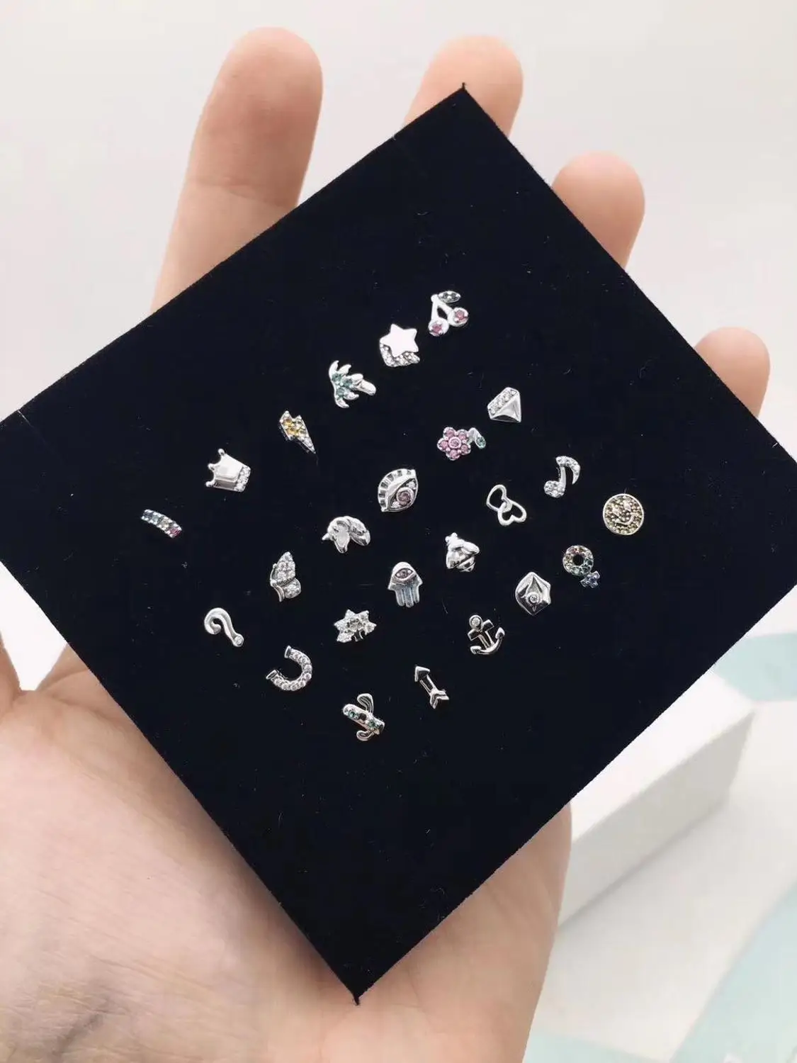 Подвески Me|Ювелирные шармы| |