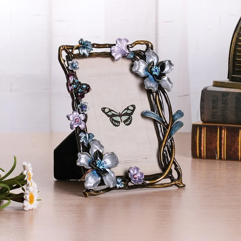 

Embossed Flower and Bird Metal Photo Frame Dressing Table Bookcase Decoration Modern Wedding Family Photo Frame Home Decoration