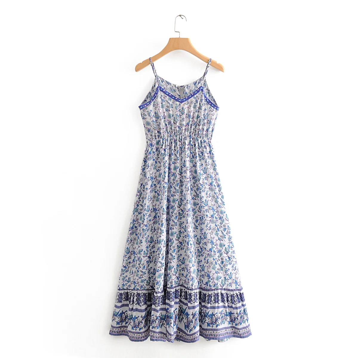 Женское винтажное платье макси на бретельках голубое с цветочным принтом