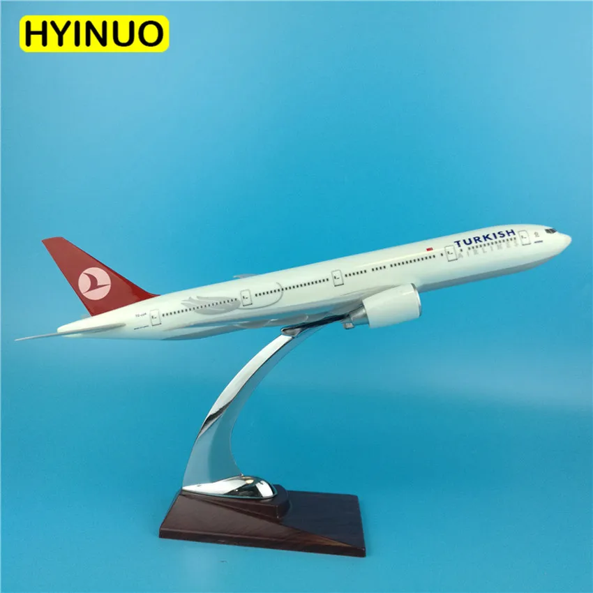 Модель турецкого самолета с базовым сплавом 32 см 1:200 B777 коллекционная