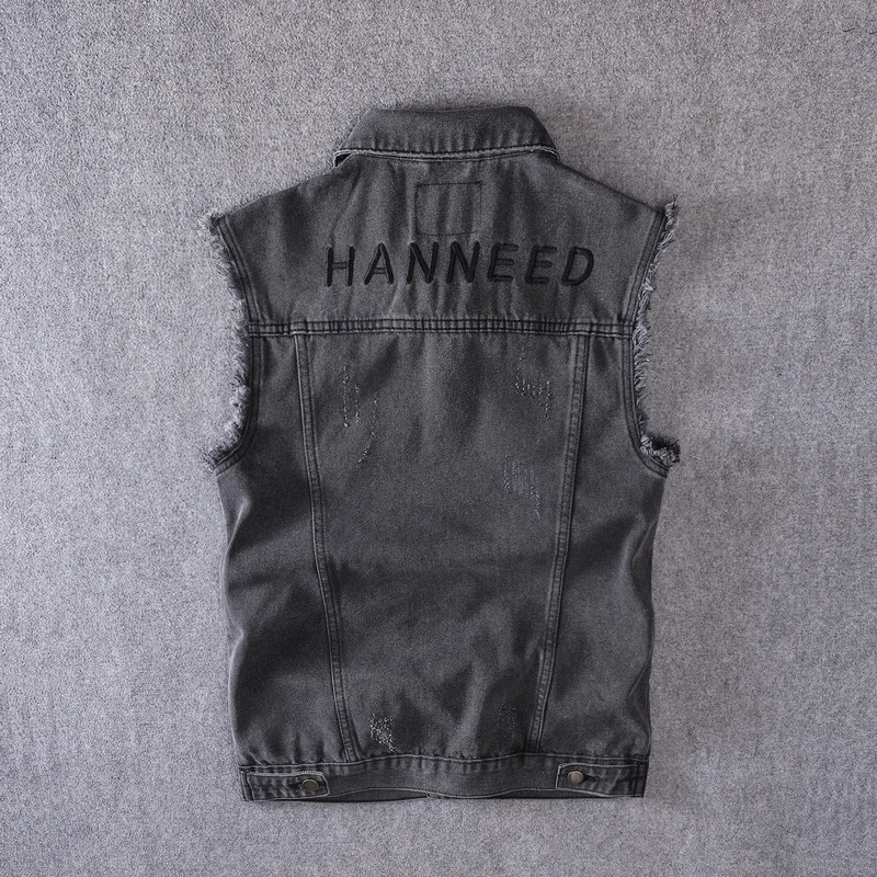 Мужской джинсовый жилет черно-серый рваный без рукавов в стиле хип-хоп